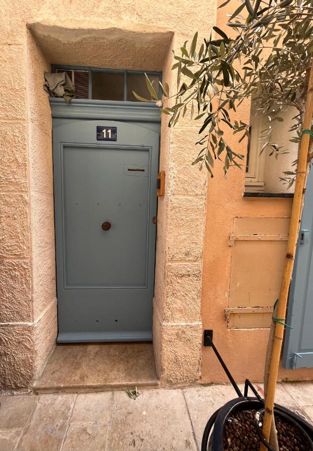 Saint-Tropez Centre - Grand Studio Avec Terrasse Экстерьер фото
